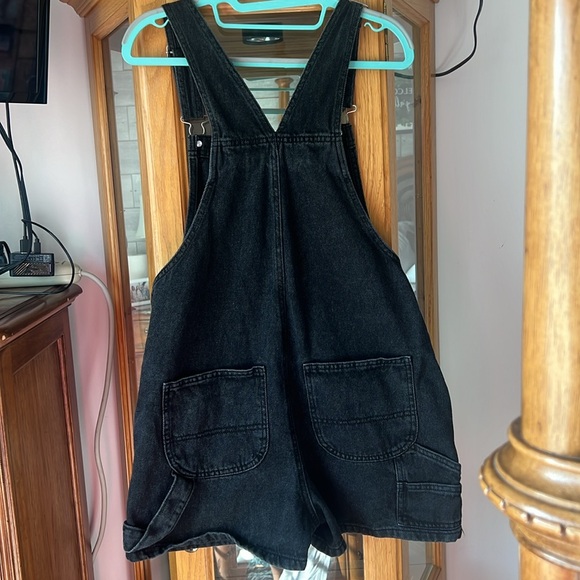 Cotton on Overall Shorts - Picture 4 of 4